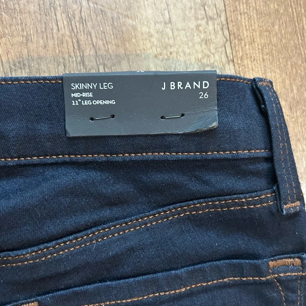 J Brand Skinny Leg Stretch Jeans Mid Rise Dark Wash NWT Size 26 Designer Denim - Picture 13 of 15